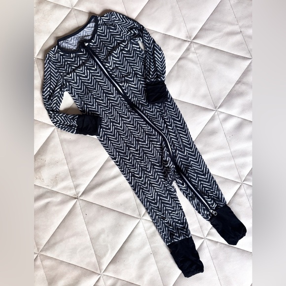 Temu • Sleeper - Picture 1 of 5